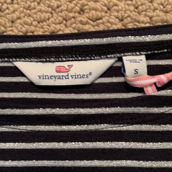 NWT: Vineyard Vines Top - Picture 9 of 10